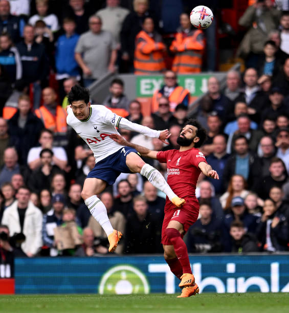 显示出他在 显示出他在