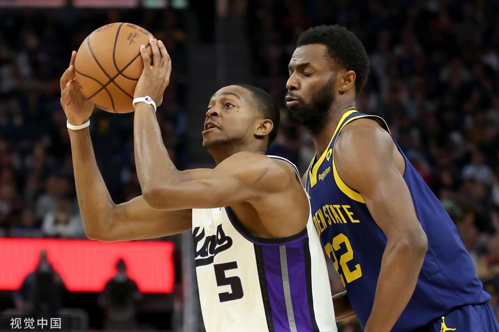 赛场上争夺 赛场上争夺